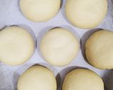A picture of step 8 of Japanese milk bun.