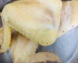 Hình bước làm 1 của món Bí quyết làm gà chiên da giòn