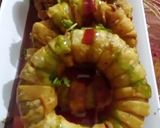 A picture of step 3 of Chicken Potato donut samosa.