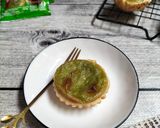 Foto langkah ke 4 dari resep Portuguese Matcha Egg Tart.