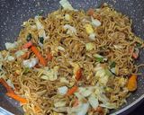 Foto langkah ke 4 dari resep Mie Goreng Jawa.