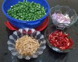 Foto langkah ke 1 dari resep Kacang panjang tumis rebon.
