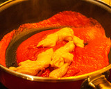 Foto del paso 3 de la receta: Manitas de cordero en salsa
