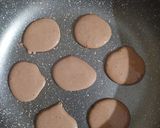 Hình bước làm 2 của món Pancake yến mạch chuối cacao