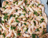 Foto del paso 2 de la receta: Gambas horneadas con picada de ajo y perejil