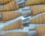Foto langkah ke 1 dari resep Kue trompet fla susu ala dewi sari.