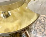 Foto del paso 4 de la receta: Magdalenas muy esponjosas!