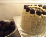 Foto langkah ke 13 dari resep Birthday cake simple #2.