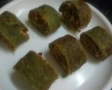 पालक पिनव्हील पिज़्ज़ा (Palak Pinwheel pizza recipe in hindi) रेसिपी चरण 12 फोटो