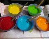 A picture of step 6 of Multicoloured floral muffin.