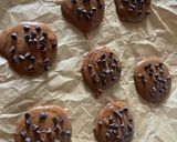 Une image de l'étape 4 de Cookie au chocolat outrageous De Martha Stewart.