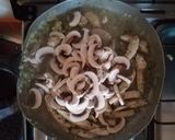 Foto del paso 7 de la receta: Pechuga de pollo y champiñones con crema