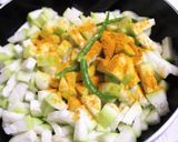 A picture of step 3 of Lau Shorshe Chingri (Bottle Gourd cooked with Prawns & Mustard Paste).
