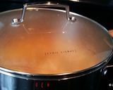 Une image de l'étape 3 de Soupe au chou blanc et à la saucisse fumée.