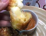 รูปขั้นตอนการทำที่ 7 ของ ขนมปังทอดไส้ชีส & สเปรดชาไทย Fried cheese rolls& Thai TEA Spread