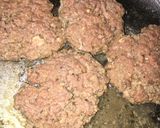 A picture of step 2 of Beef burger.
