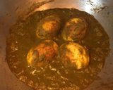 A picture of step 8 of Egg Hara Masala.