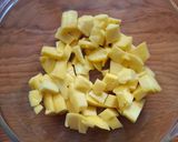 Foto del paso 1 de la receta: Salsa de mango con aguacate