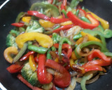Foto del paso 2 de la receta: Wok de garbanzos con verduras al curry🥦🥘