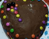 A picture of step 8 of Valentine's Day Cadbury Cake.