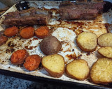 Foto del paso 3 de la receta: Asado al horno con papas y boniato