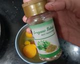 Foto langkah ke 1 dari resep Telur Dadar Oregano Less Oil.
