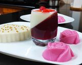 A picture of step 6 of Strawberry panna cotta.
