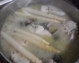 Foto del paso 4 de la receta: Caella en salsa verde con almejas