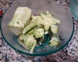 Foto del paso 1 de la receta: Ensalada de tallos de brócoli y zanahorias