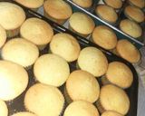 A picture of step 3 of 100pcs vanillah cupcakes.