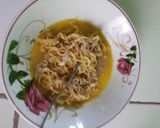 Foto langkah ke 3 dari resep Omelet Mie.