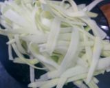Foto del paso 1 de la receta: Espaguetis de calabacín con pimiento y queso