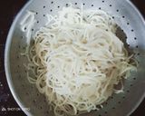 વેજ. હકકા નૂડલ્સ (Veg Hakka Noodles Recipe in Gujarati) રેસીપી સ્ટેપ1ફોટો