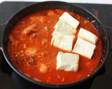 Foto langkah ke 7 dari resep Kimchi Jjigae Sup Kimchi resep asli korea.