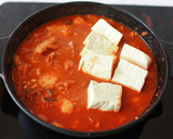 Foto langkah ke 7 dari resep Kimchi Jjigae Sup Kimchi resep asli korea.
