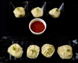 A picture of step 5 of Paneer momos.