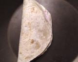 Foto del paso 2 de la receta: Quesadilla de jamón y queso express