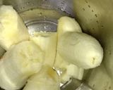 A picture of step 1 of Banana Shake.