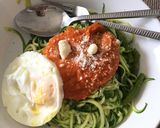 Foto del paso 4 de la receta Espaguetis de calabacín con trigueros y huevo escalfado