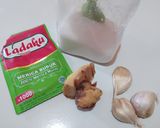 Foto langkah ke 1 dari resep Ayam goreng simpel enak gurih.
