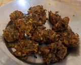 A picture of step 3 of Cabbage and coriander leaves pokoda.