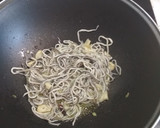 Foto del paso 6 de la receta: Wok de Espaguetis con frutos del Mar