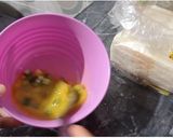 Foto langkah ke 2 dari resep Egg Toast.