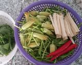 Hình bước làm 1 của món Lẩu gà và cá điêu hồng chua ngọt...🍅🌶🌽