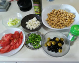 Foto del paso 1 de la receta: Ensalada de garbanzos a la griega
