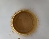 Une image de l'étape 1 de Dalgona coffee.