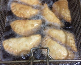 Foto del paso 6 de la receta: Empanadas camarón queso 🍤🧀