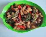 Foto langkah ke 4 dari resep Tumis kikil pedas manis.
