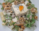 Foto del paso 3 de la receta: Pasta con crema de nueces y queso peral asturiano