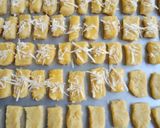 Foto langkah ke 5 dari resep Kastengels eggless.